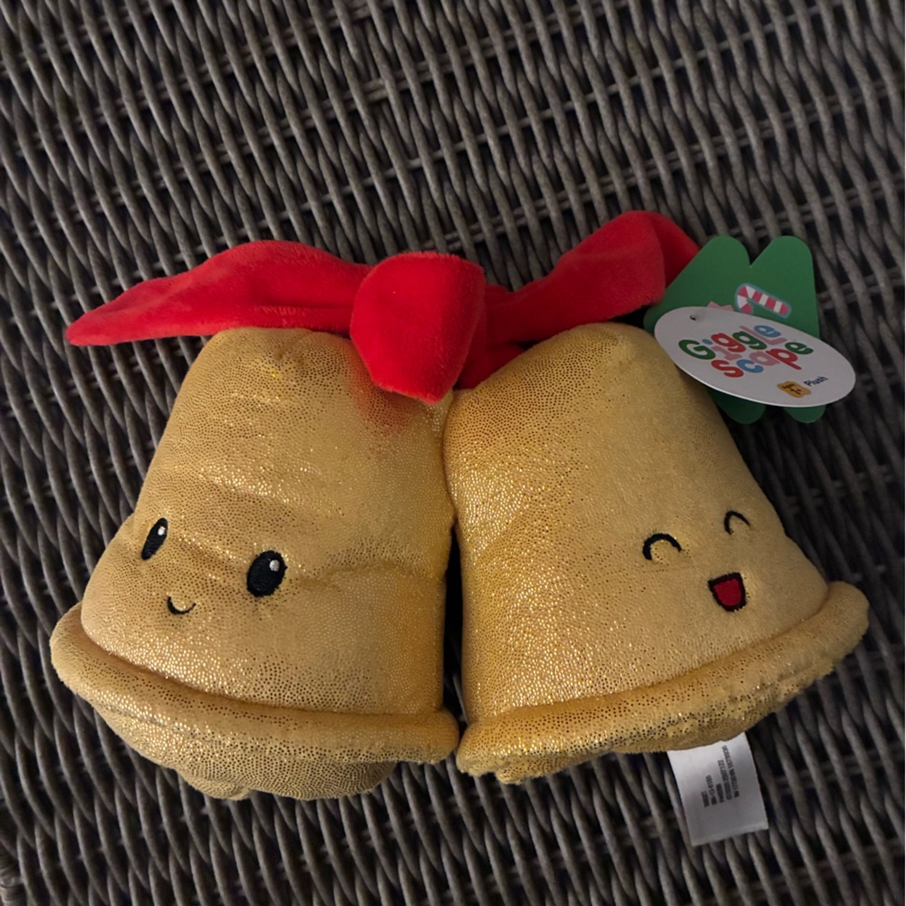 Gigglescape 6" Jingle Bells Plush, Christmas Winter 2025 brand new.Collectible.